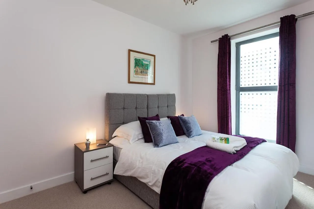 Self-Contained Town Centre One Bedroom Apartments By Helmswood Serviced Apartments Redhill