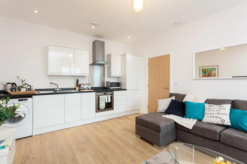 Self-Contained Town Centre One Bedroom Apartments By Helmswood Serviced Apartments Redhill