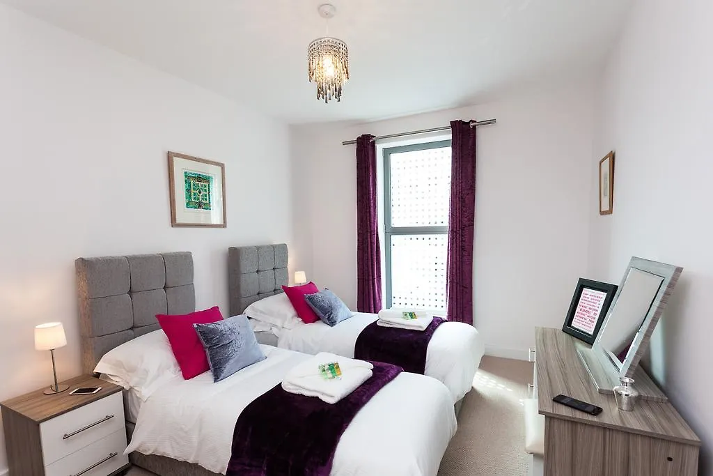 Self-Contained Town Centre One Bedroom Apartments By Helmswood Serviced Apartments Redhill   Redhill (Surrey)