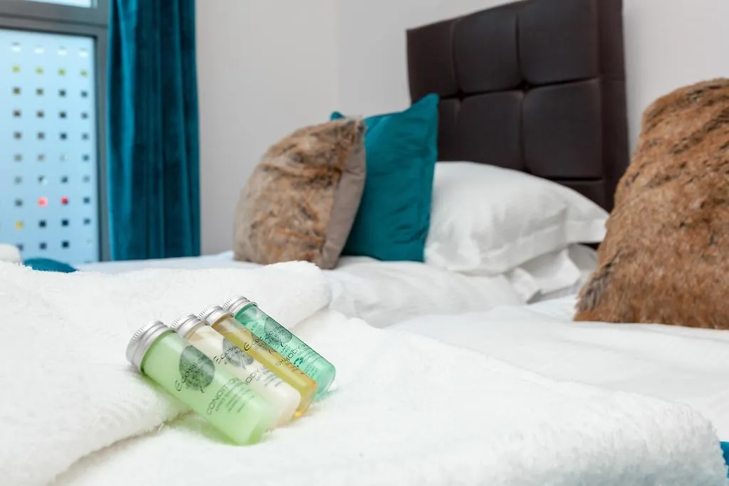 Self-Contained Town Centre One Bedroom Apartments By Helmswood Serviced Apartments Redhill