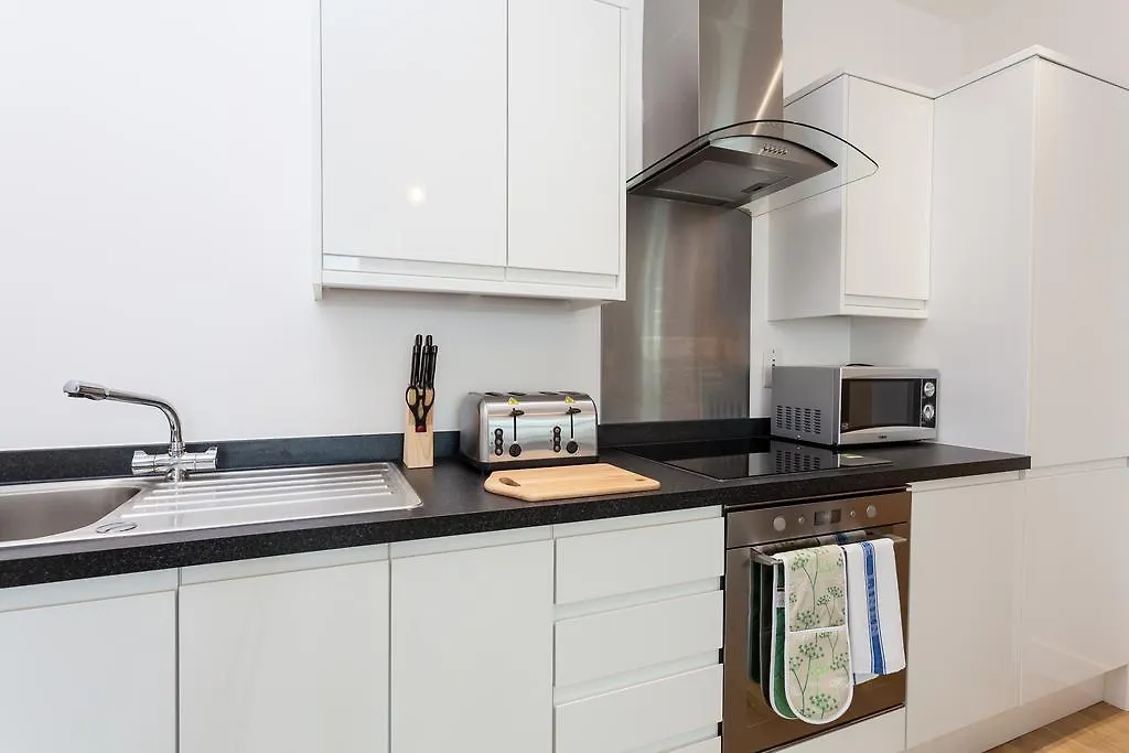 Self-Contained Town Centre One Bedroom Apartments By Helmswood Serviced Apartments Redhill
