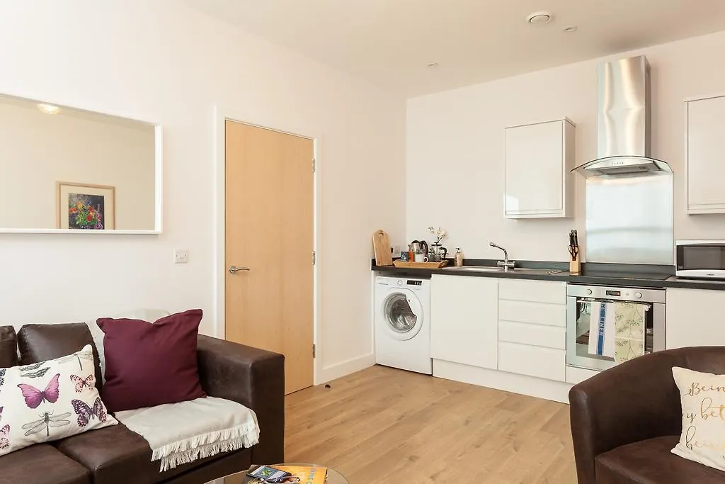Self-Contained Town Centre One Bedroom Apartments By Helmswood Serviced Apartments Redhill  United Kingdom