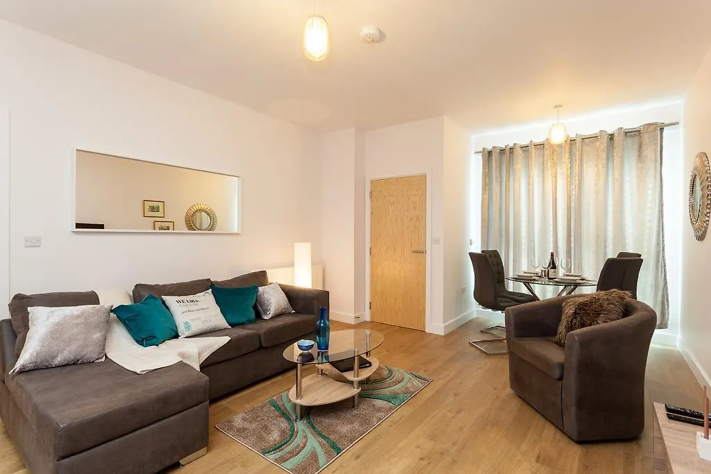 Self-Contained Town Centre One Bedroom Apartments By Helmswood Serviced Apartments Redhill  Redhill (Surrey)