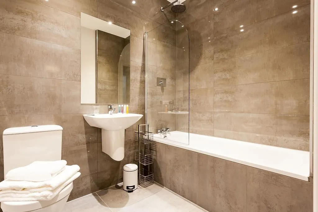 Self-Contained Town Centre One Bedroom Apartments By Helmswood Serviced Apartments Redhill   Redhill (Surrey)